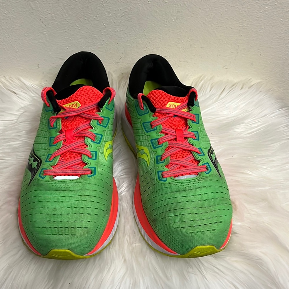 Saucony Womens Green Red Guide 13 Running Shoes Athletic Sneakers Size 9